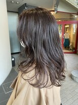 アールヘア ナチュラルアンドオーガニックサロン レイヤーハイライトスタイル×ラベンダーアッシュ×30代40代50代