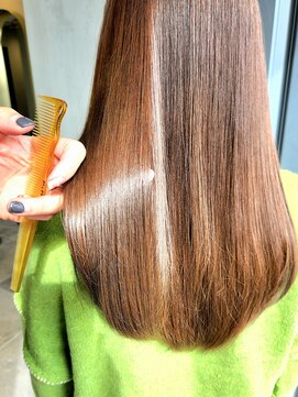 ジェコ(gecko) [gecko. Miwako]　つやつやダメージレスストレート