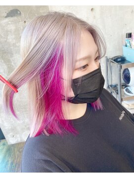 ガルボ ヘアー(garbo hair) ハイトーン ベージュ インナーカラー 10代 20代