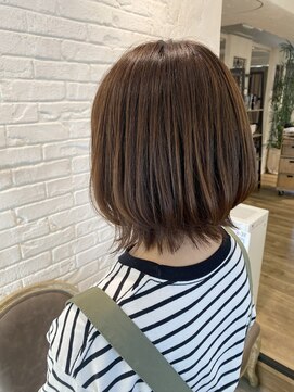 マカナ(makana) 外はね×くびれボブ