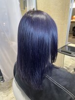 シー 岡崎(,SHE)&nbsp;黒髪/グレーベージュ/レイヤーロング/前髪パーマ