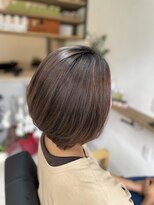 エクーテヘアーラボ(Ecoute Hair lab.) シャドールーツ風グレージュ
