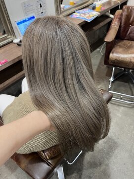 ヘアラボ シロ(Hair lab.Shiro) ミルクティーベージュホワイトカラーハイトーンケアブリーチ