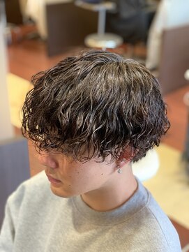 ヴェルデ(VERDE) 波巻きスパイラルパーマ　波巻きマッシュ　パーマ