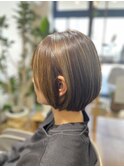 アッシュベージュ×ショートボブ