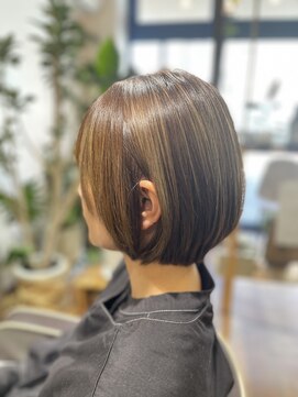 ソウルメイト(soul mate) アッシュベージュ×ショートボブ