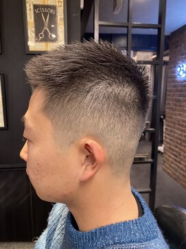 ブロートーキョーバーバーショップ 神田店(Bro Tokyo BARBERSHOP) ナチュラルフェード