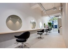 オプスヘアー 姪浜店(OPS HAIR)の雰囲気（スマートなフロア）