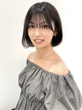 ホットリップ(HOT LIP) ショートボブ＆グレージュカラー♪