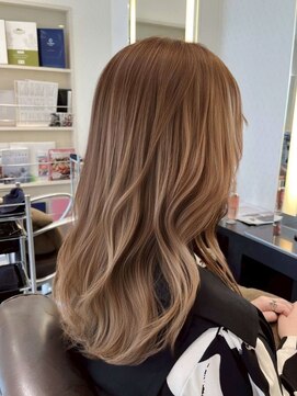 ソシエ 福岡岩田屋店 ベージュカラー×ゆるウェーブロング