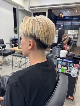 ヘアサロン エフ 渋谷(F) テーパーフェード×抜きっぱなしブリーチ