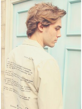 ジジバイワースホワイル(jiji by WORTH WHILE) リバースセンターパート刈り上げセンターパートサーフカール