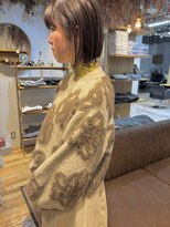 キチ(kichi.)&nbsp;[kichi.] 柔らかブラウン×ぷつっとボブ