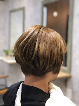 クシュ 所沢東口店(kusyu...) カーキグレージュマッシュショートボブフェザーバングヘナ(所沢)