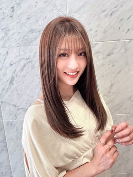 ロンド アンブル 四条烏丸(Lond ambre) 透明感漂うグレージュカラーにナチュラルなストレートヘア