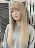 ホワイトベージュ[新宿駅/切りっぱなしボブ/エアリーロング］