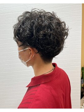 グリーンズ(Greens) 黒髪がクールなカールマッシュ！