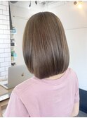 きりっぱなしボブ オリーブベージュ