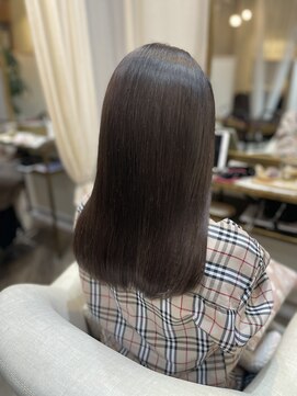 ウミネコ 表参道店(Umineko) 潤いストレートで魅せる、j透明感ダークグレージュ