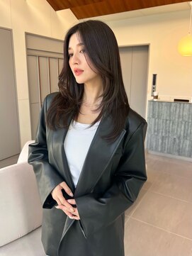 ローレンアオ(LOREN AO) 黒髪/クラゲヘアー/オリーブグレー/小顔/ココアベージュ/矢場町