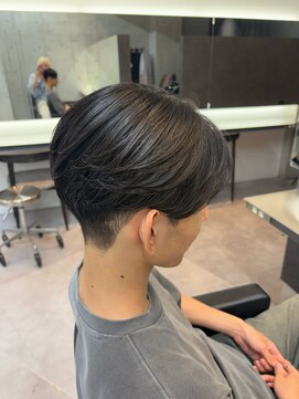 クーラアオヤマ(Cura Aoyama) センターパート/毛流れパーマ/毛流れ縮毛矯正/メンズカット