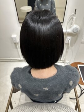 ホワイト(WHITE) ボブ　縮毛矯正　美髪矯正　トリートメント