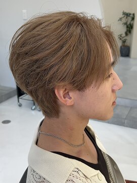 ラ ポルト ドゥ サワ(La Porte de SAWA) ブラウンベージュ×フェザーショート