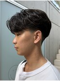 テーパーフェードセンターパートニュアンスパーマ毛流れ