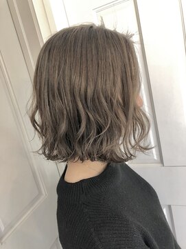 ロンドアベニール 北千住(Lond avenir) 20.30.40代◎前下がり切りっぱなしグレージュボブ　担当本田