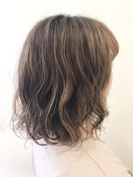 アメイジングヘアー 中沢店(AMAZING HAIR) 【AMAZING HAIR 中沢店/鳥越】ラフウェーブ×ハイライト/ボブ
