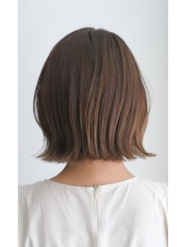 ガーデン オオタカノモリ(garden otakanomori) 外ハネボブ×ヌーディーベージュ×シースルーバング×大人ボブ