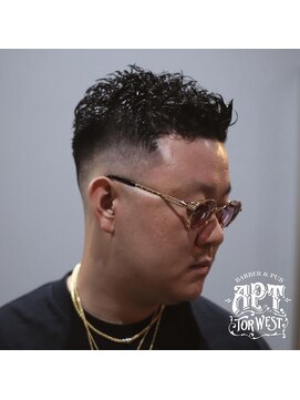 エーピーティートアウエスト(APT. TOR WEST) crew cut & twist