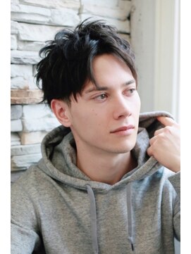 ルーツ(ROOTS) 大人男子の爽やかセンターパートヘア