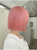 ピンクカラー×切りっぱなしボブ×ハイトーンボブ