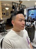 フェードカット バーバーヘア 七三分け
