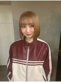 クリーミーベージュ