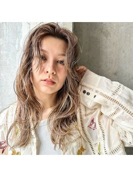 ランド(Land.) ツヤ感スタイル、グラデーションカラー、ベージュ