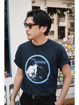 フォーコーナーズカットショップフェイビーズ 名古屋西(FourCornersCutShop favey's) 「センターパート × ウェット質感」