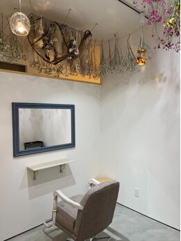 テゾーロココ(Tesoro coko)の写真/ゆったりと落ち着いた店内で、髪も心も癒される…◇忙しい毎日を忘れる時間を―。【大牟田人気店:荒尾】