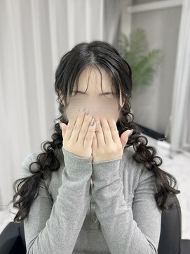 ヘアーメイクサロンアール(hair make salon R) 編みおろしツイン