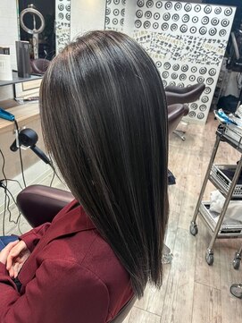 コワファーストナガサキシャンプーボーイ(COIFF1RST NAGASAKI SHAMPOO BOY) コントラストハイライト×ホワイトグレー