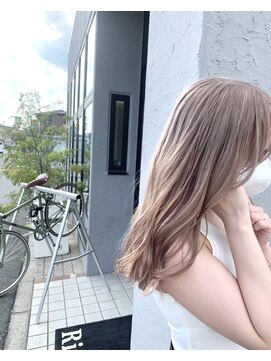 リリ(Riri) くすみベージュ