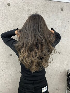 イキ 表参道(iki omotesando) 大人ガーリー/モード/チョコレート[表参道駅]