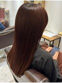 しっとりツヤストレートヘア