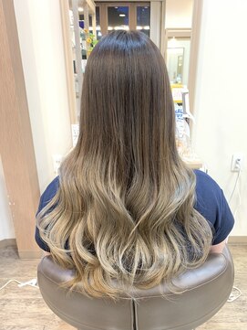 アルターリール(aL ter Rire) グラデーション/シルバーベージュ/ヨシンモリ/福原遼華