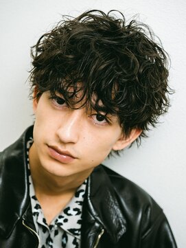 オーシャントーキョーオーバー 渋谷(OCEAN TOKYO OVER) 黒髪マッシュウルフスパイラルパーマ波巻き