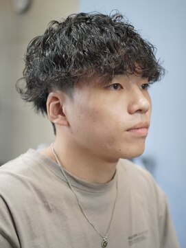 ノーエン(noen) 佐賀センターパートサーフカール緩めシャドウパーマフェード