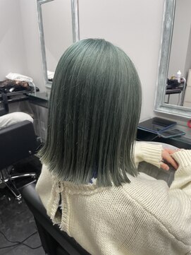 ジーナ 難波(Zina) 切りっぱなしボブ