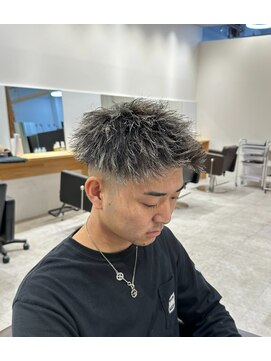 ルーストデラックス 京都河原町三条(ROOST dx) ツイストホワイトハイライト