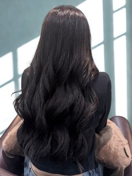 ダークグレージュ×ロング波巻きで圧倒的透明感◎